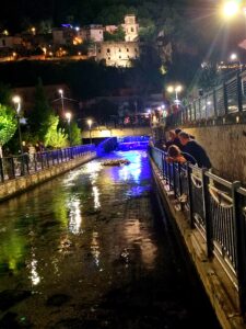 Il Rio Palazzo scorre limpido al centro di Sarno